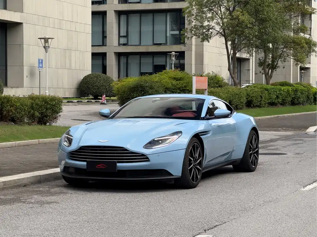 Aston Martin DB11