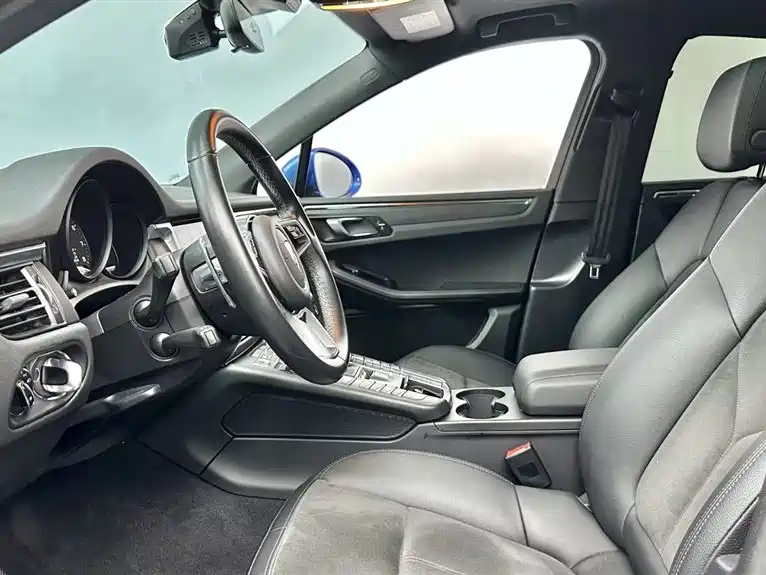 Porsche Macan — миниатюра 13