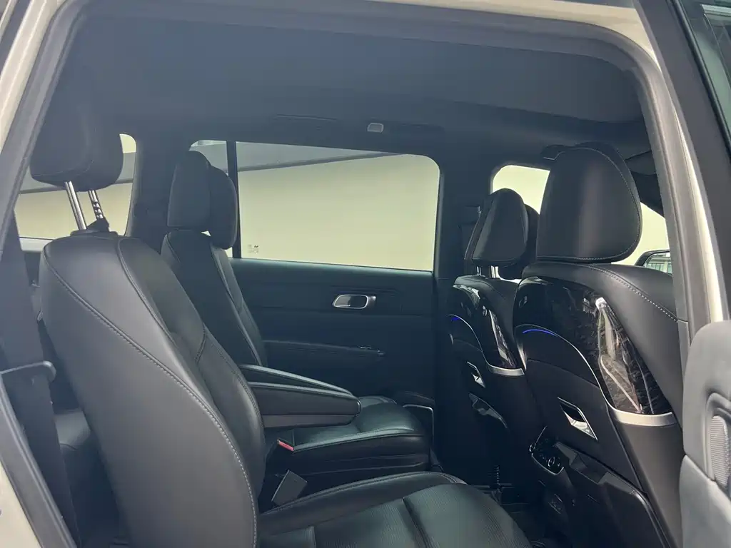 Li Auto ONE 2021 6 мест