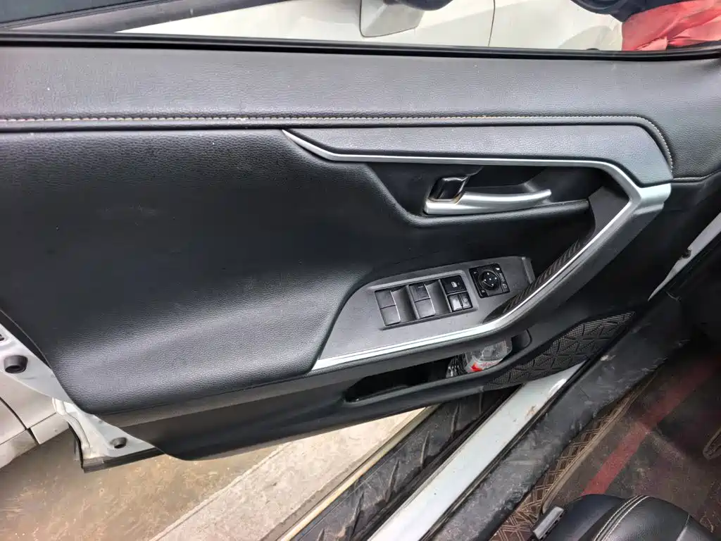 Toyota Wildlander — миниатюра 7