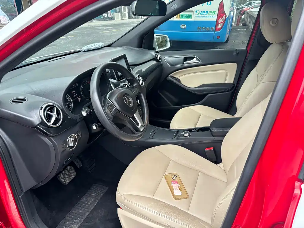 Mercedes-Benz B-Class — миниатюра 7