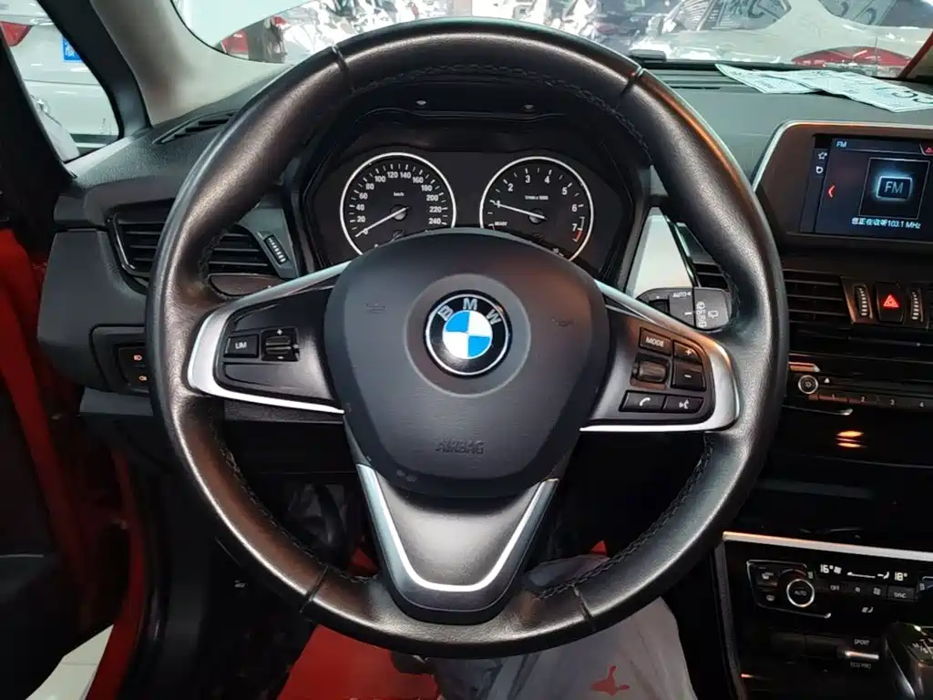 BMW 2 Series Active Tourer — миниатюра 7