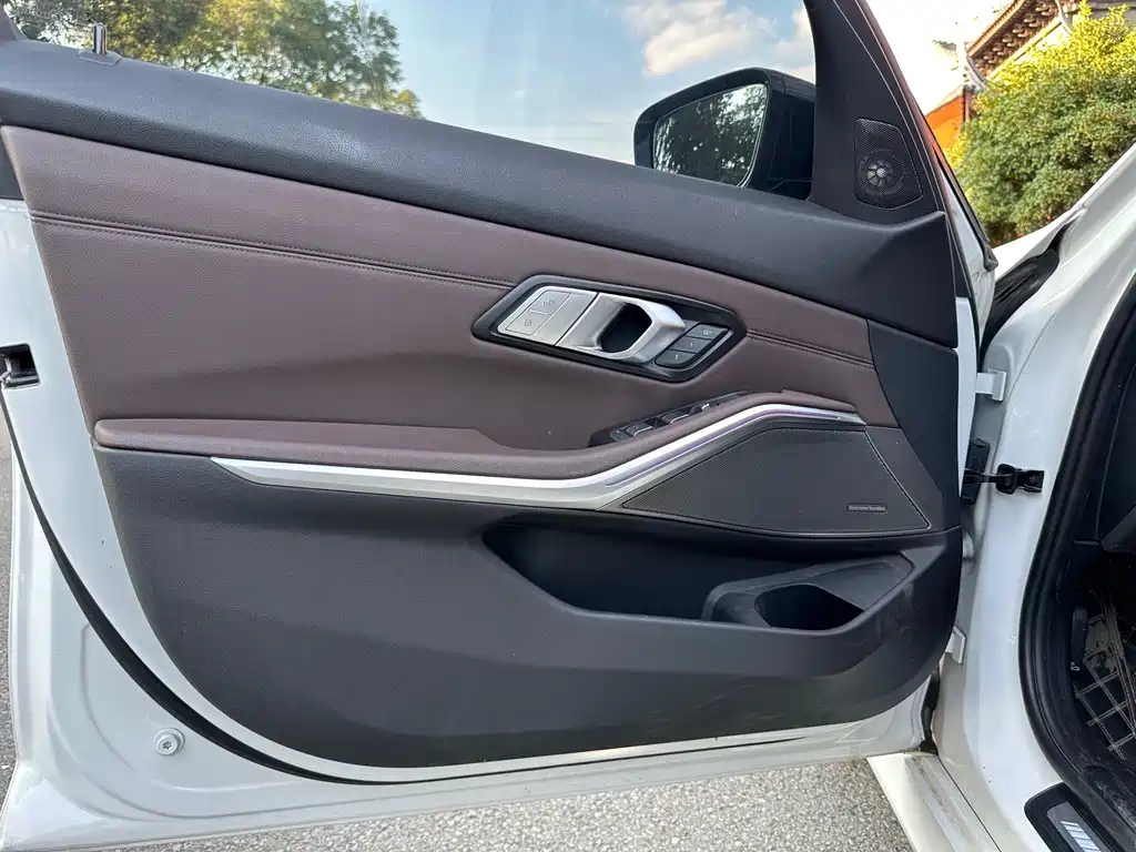 BMW 3 Series — миниатюра 7