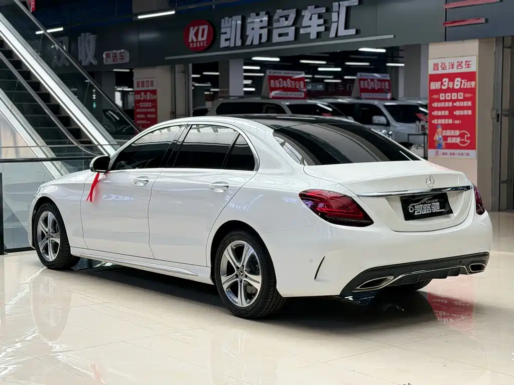Mercedes-Benz C-Class — миниатюра 12