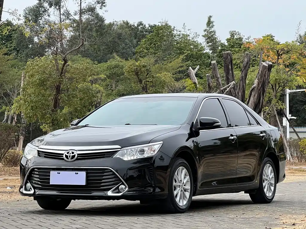 TOYOTA CAMRY
