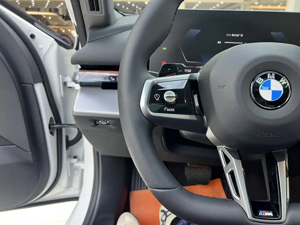 BMW 5 Series — миниатюра 13
