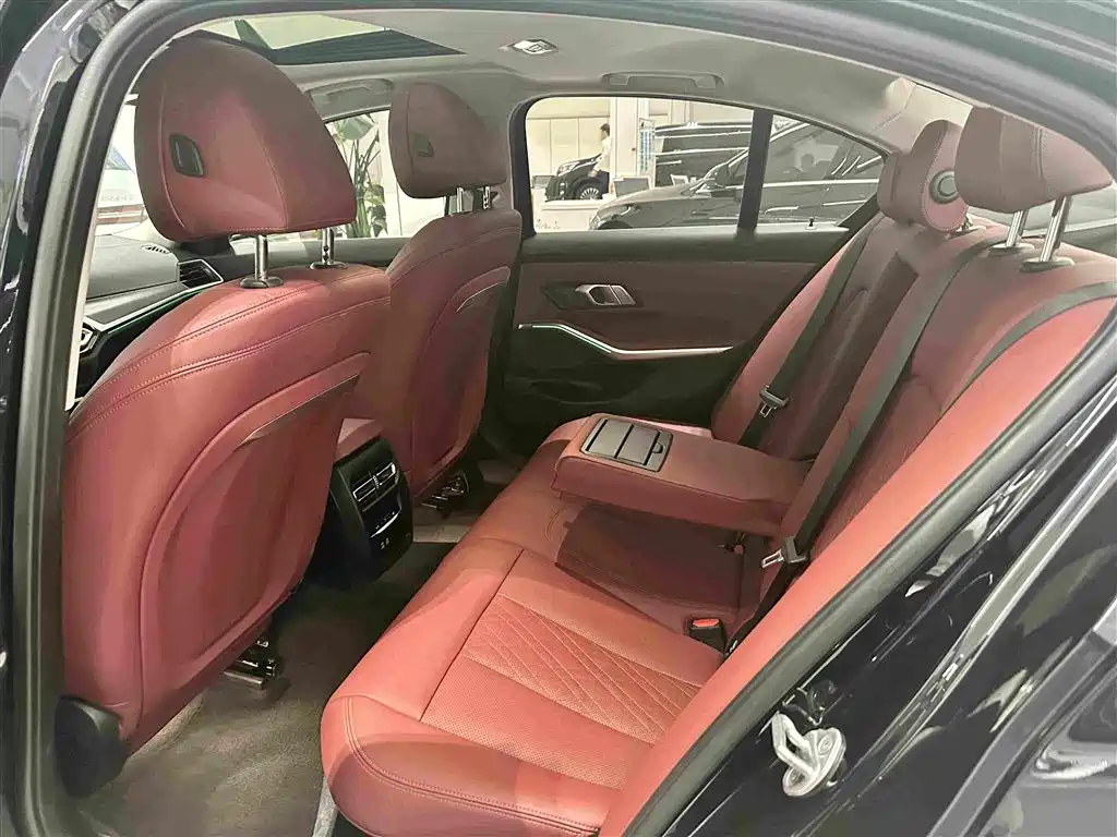 BMW 3 Series — миниатюра 17