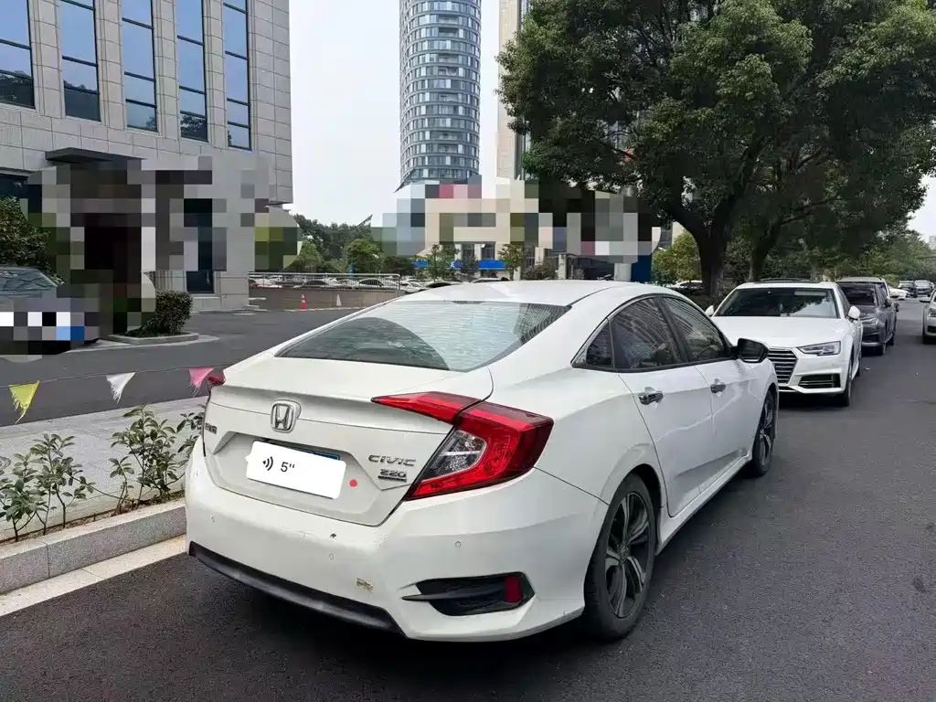 Honda Civic — миниатюра 4