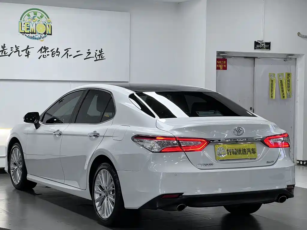 Toyota Camry — миниатюра 7