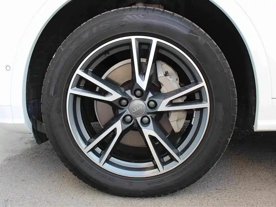 Audi Q5L 2020 40 TFSI Fashion