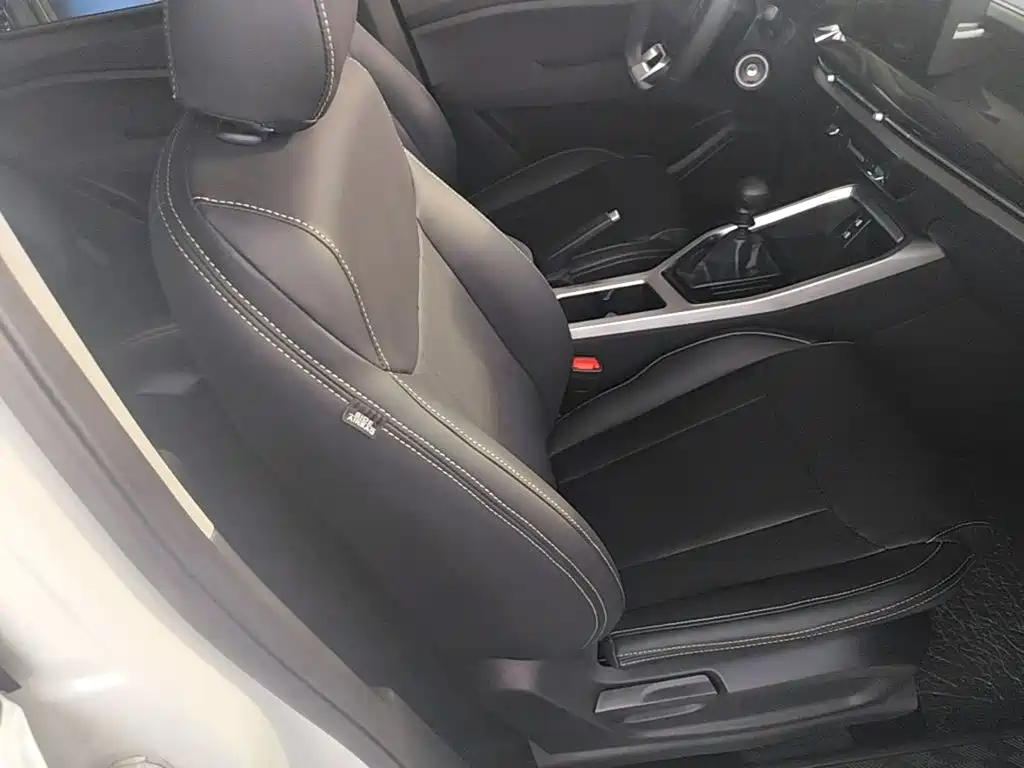 Wuling Jiachen — миниатюра 25