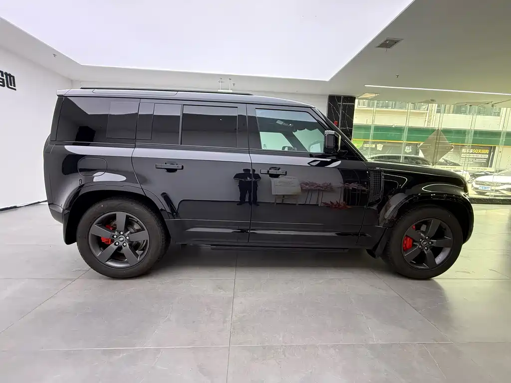 Land Rover Land Rover Defender 2025 110 3.0T P400 X-Dynamic HSE