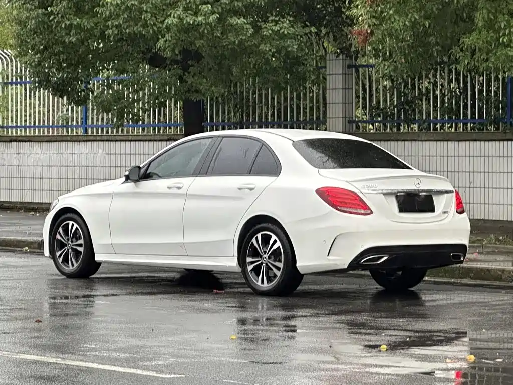 Mercedes-Benz C-Class — миниатюра 6