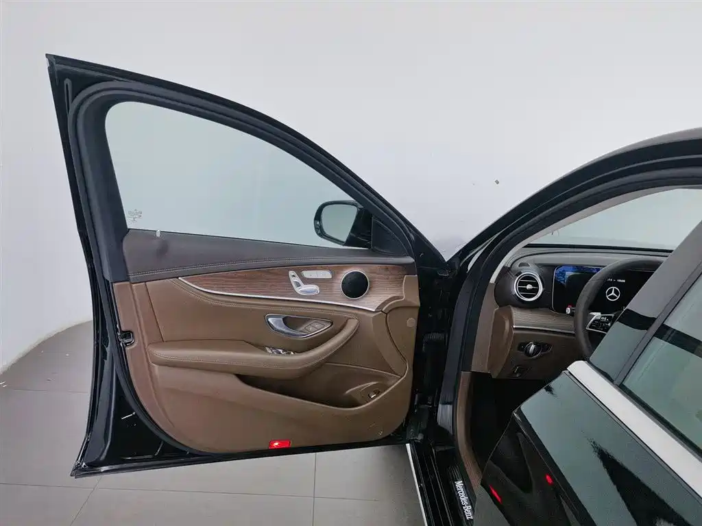 Mercedes-Benz E-Class E 2022 E 300 L Fashion