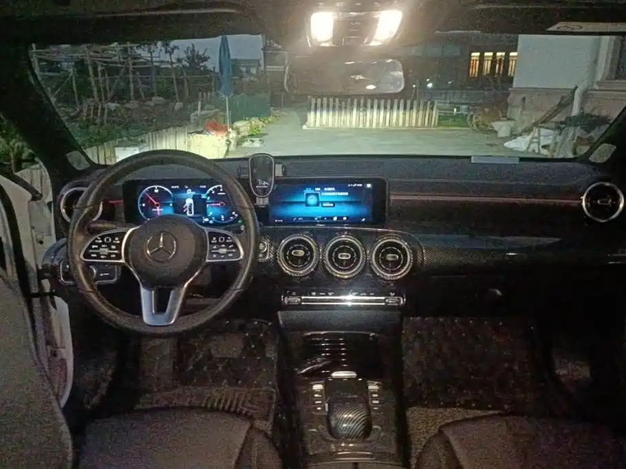 Mercedes-Benz A-Class — миниатюра 13