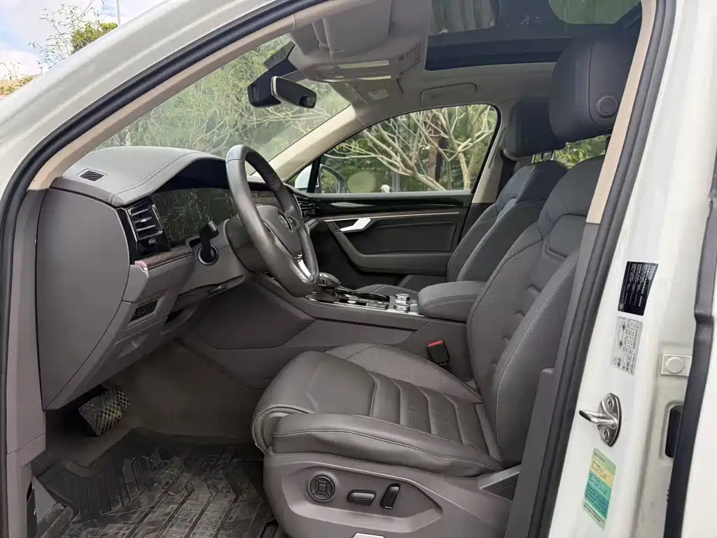 Volkswagen Touareg — миниатюра 6