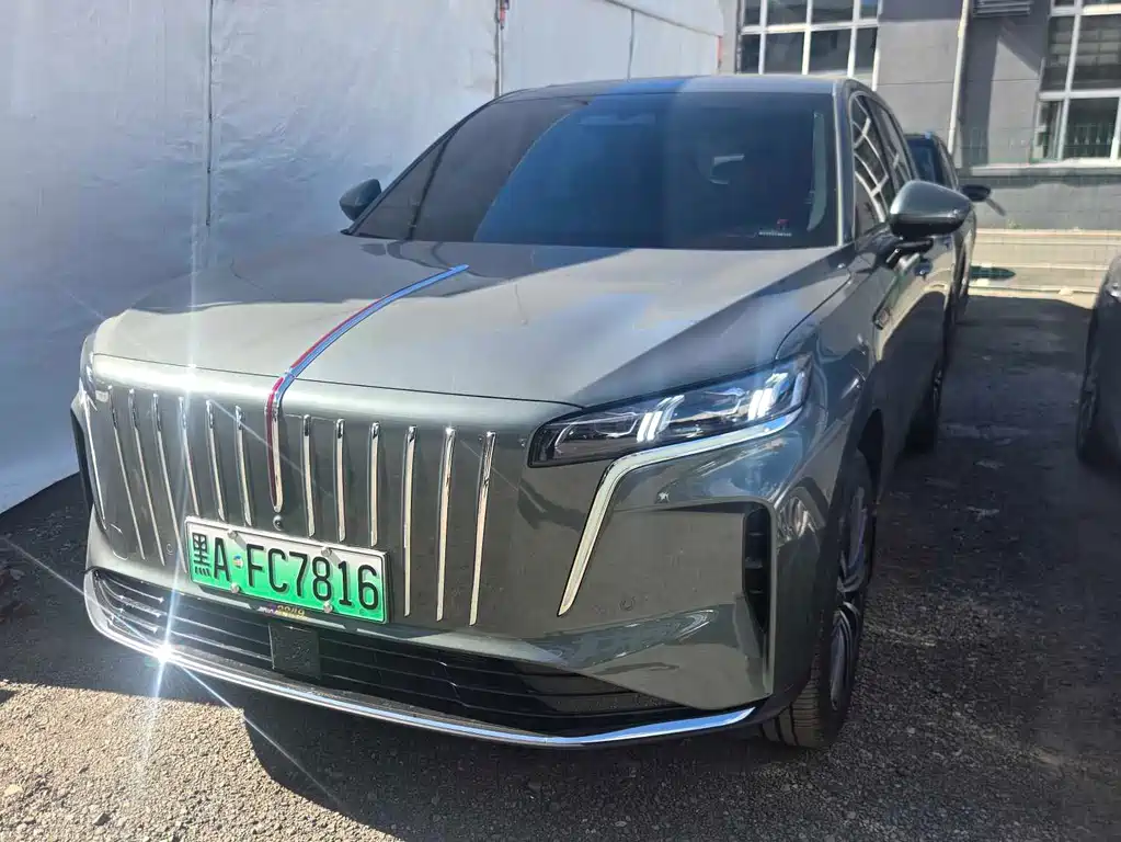 Hongqi Красный флаг HS6 PHEV