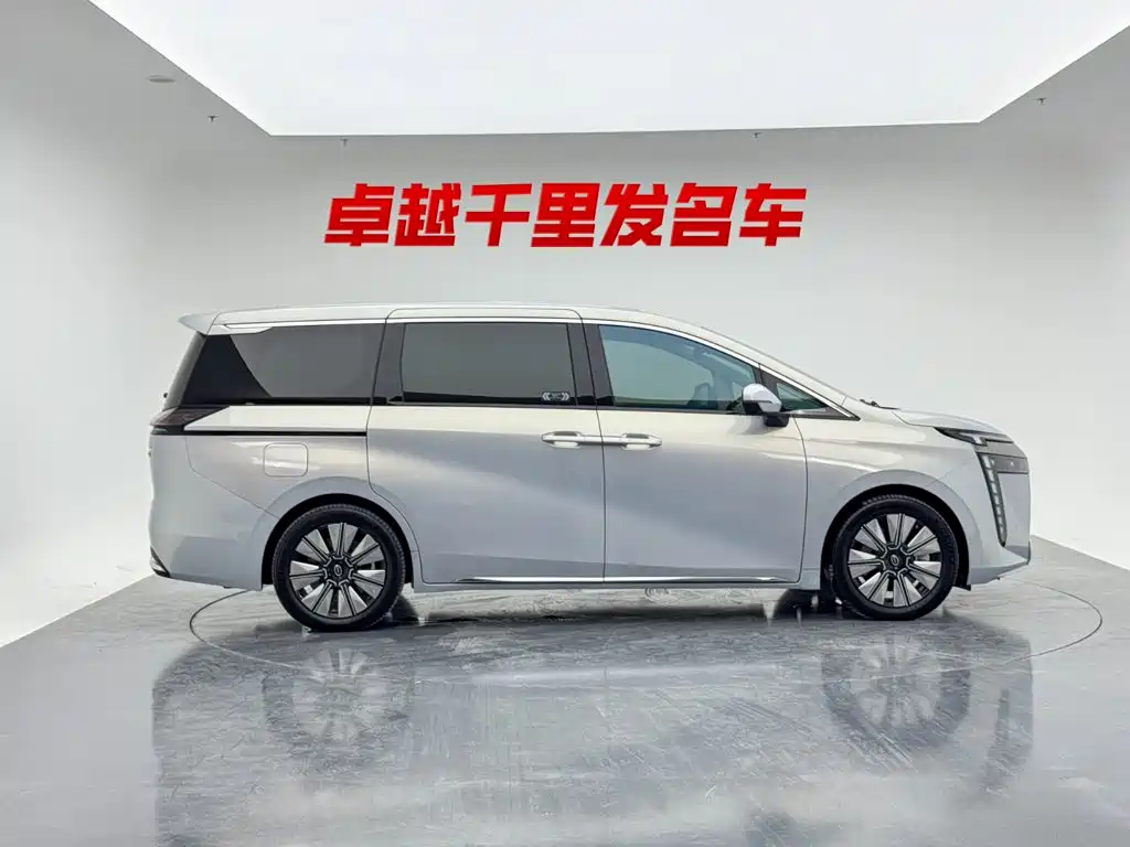 GAC Motor 传祺E8 PHEV — миниатюра 7