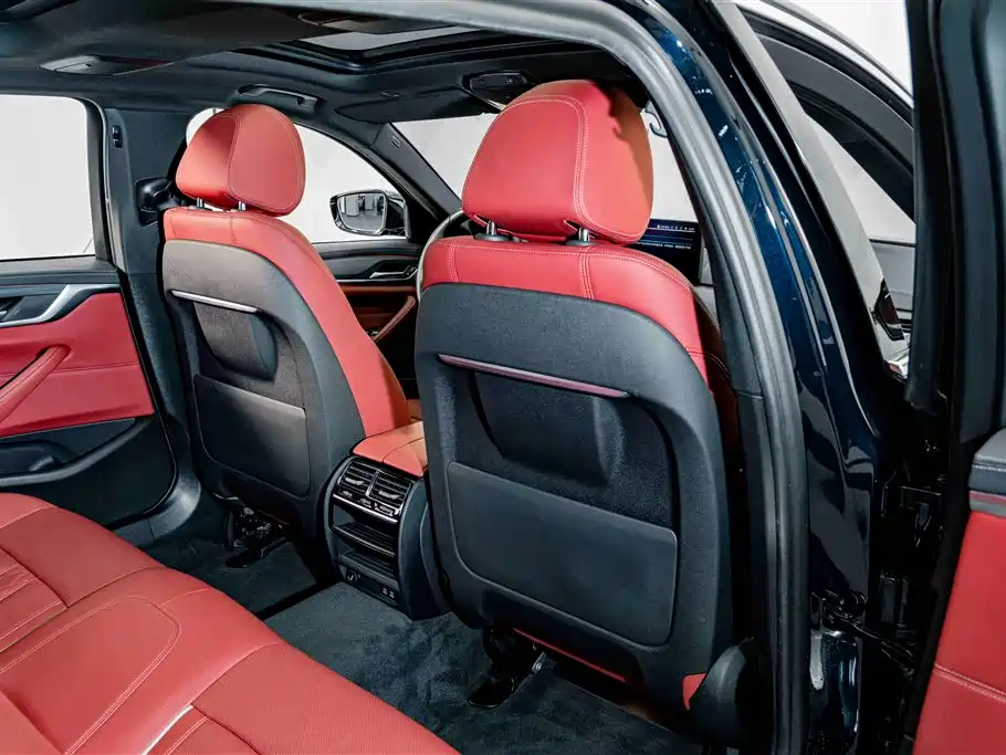 BMW 5 Series New Energy — миниатюра 19