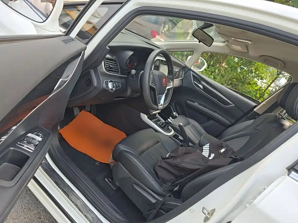 BYD MAX — миниатюра 16