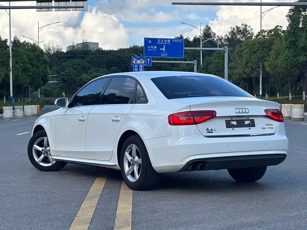 Audi A4L 2013 35 TFSI AT Comfort