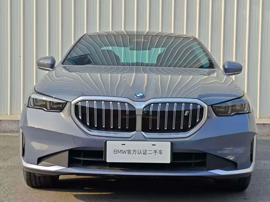 BMW I5