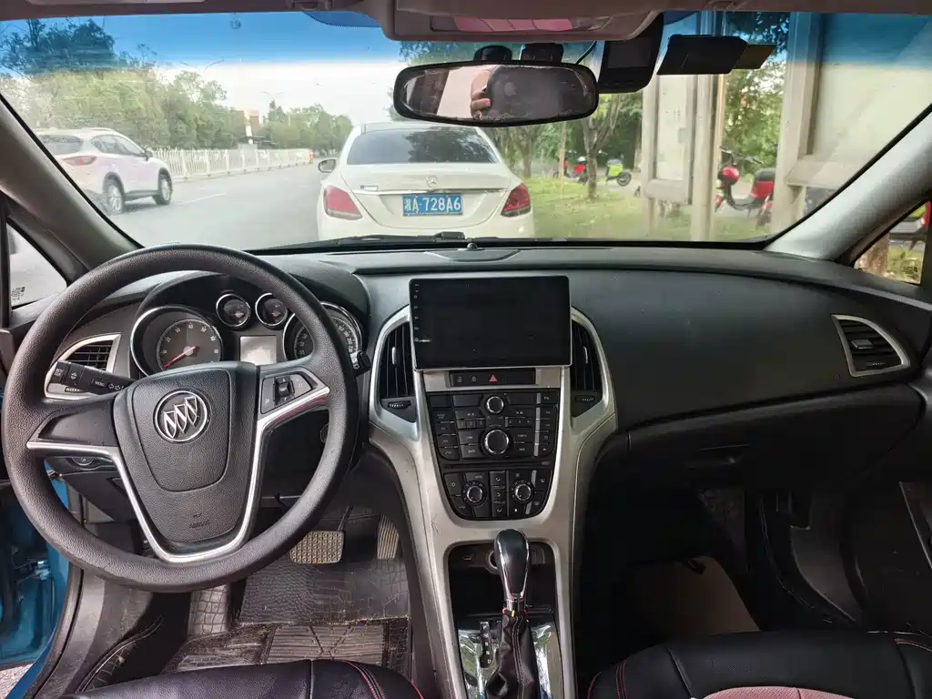 Buick Excelle — миниатюра 3