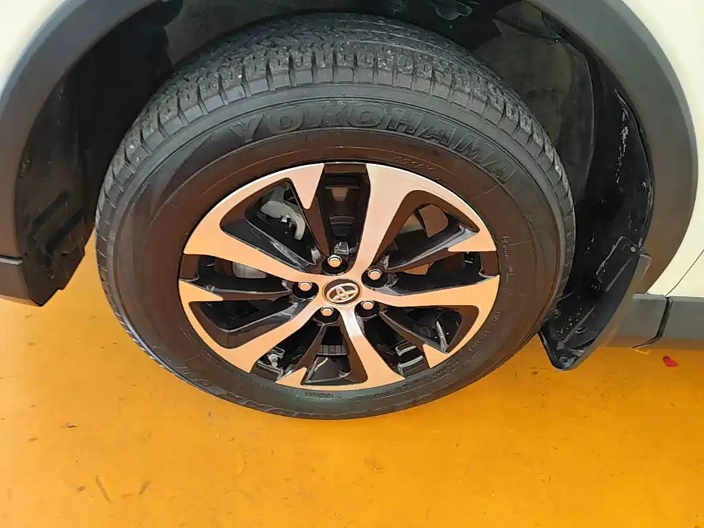 Toyota RAV4 — миниатюра 23