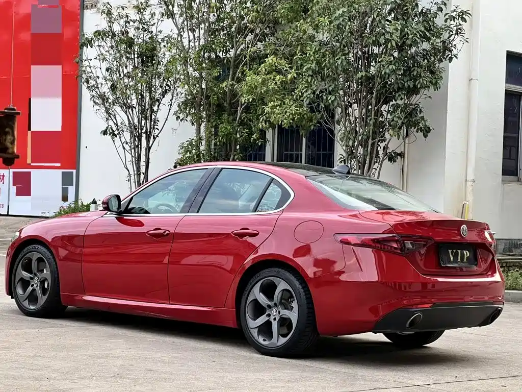 Alfa Romeo Giulia — миниатюра 5