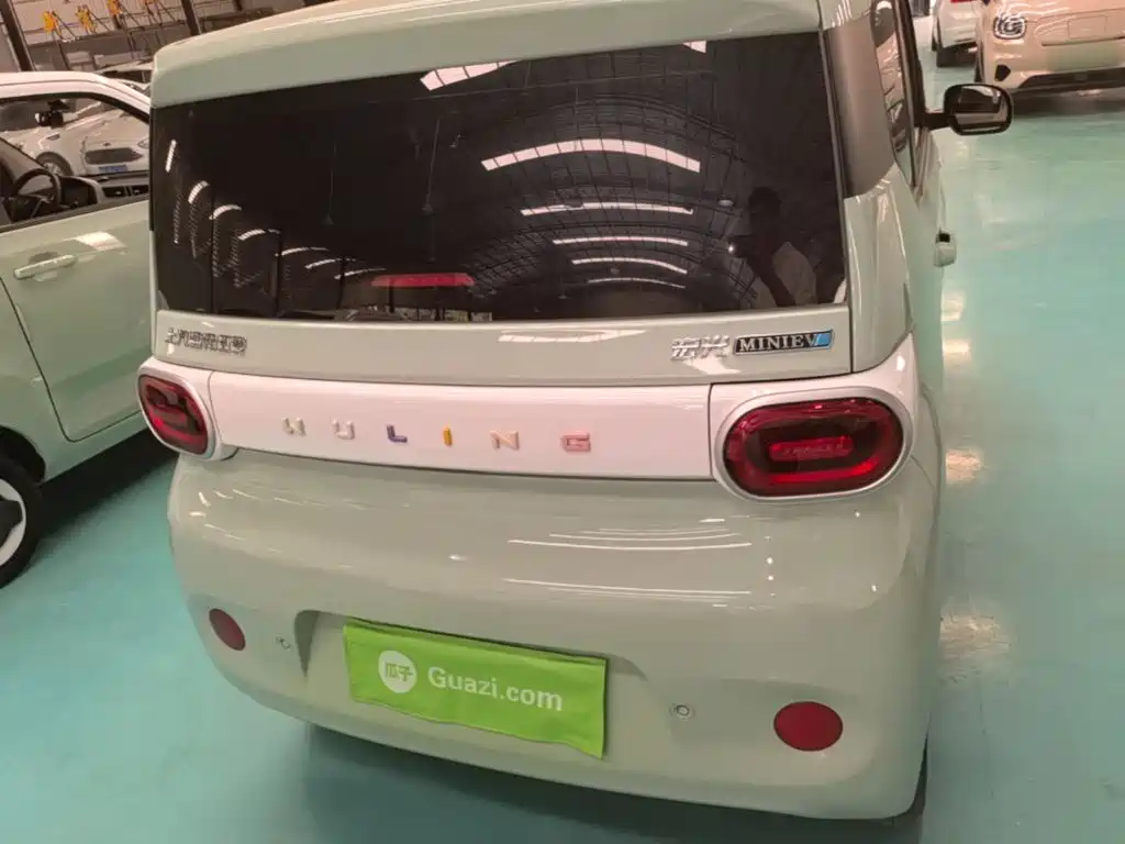 Wuling MINIEV — миниатюра 6