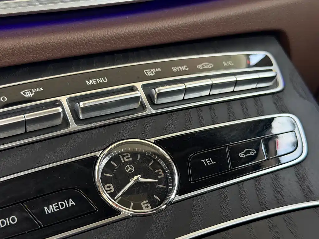 MERCEDES-BENZ E CLASS