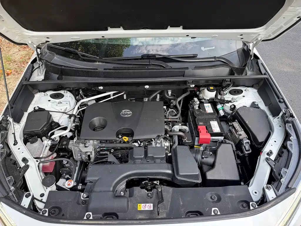 Toyota RAV4 — миниатюра 10