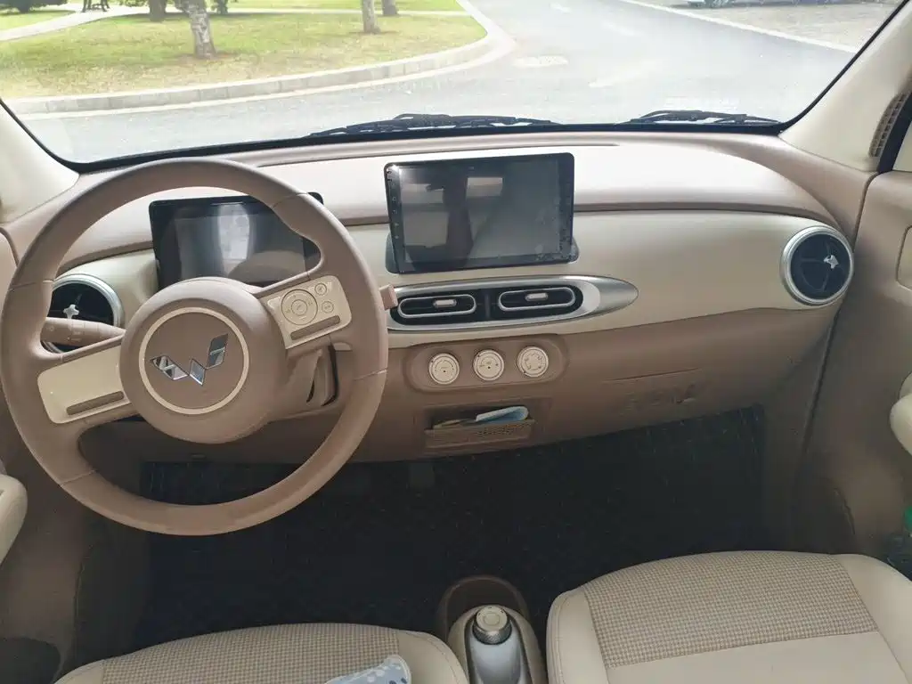 Wuling MINIEV — миниатюра 10