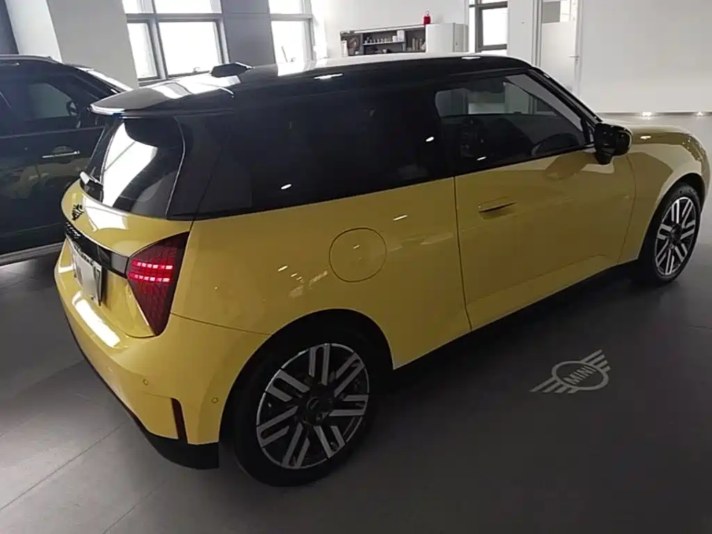 Mini COOPER 2024 456km COOPER E