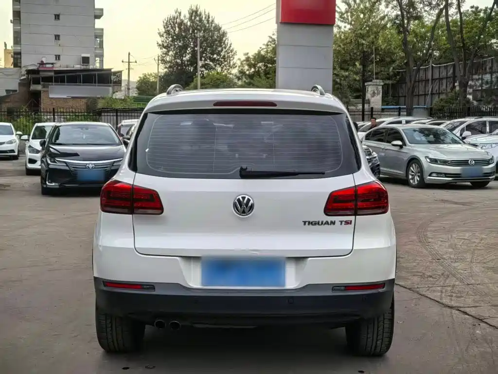 Volkswagen Tiguan 2015 1.8TSI AT Comfort