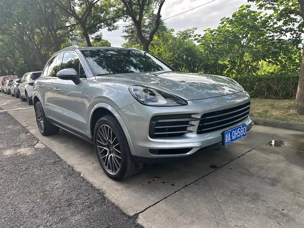 Porsche Cayenne — миниатюра 2