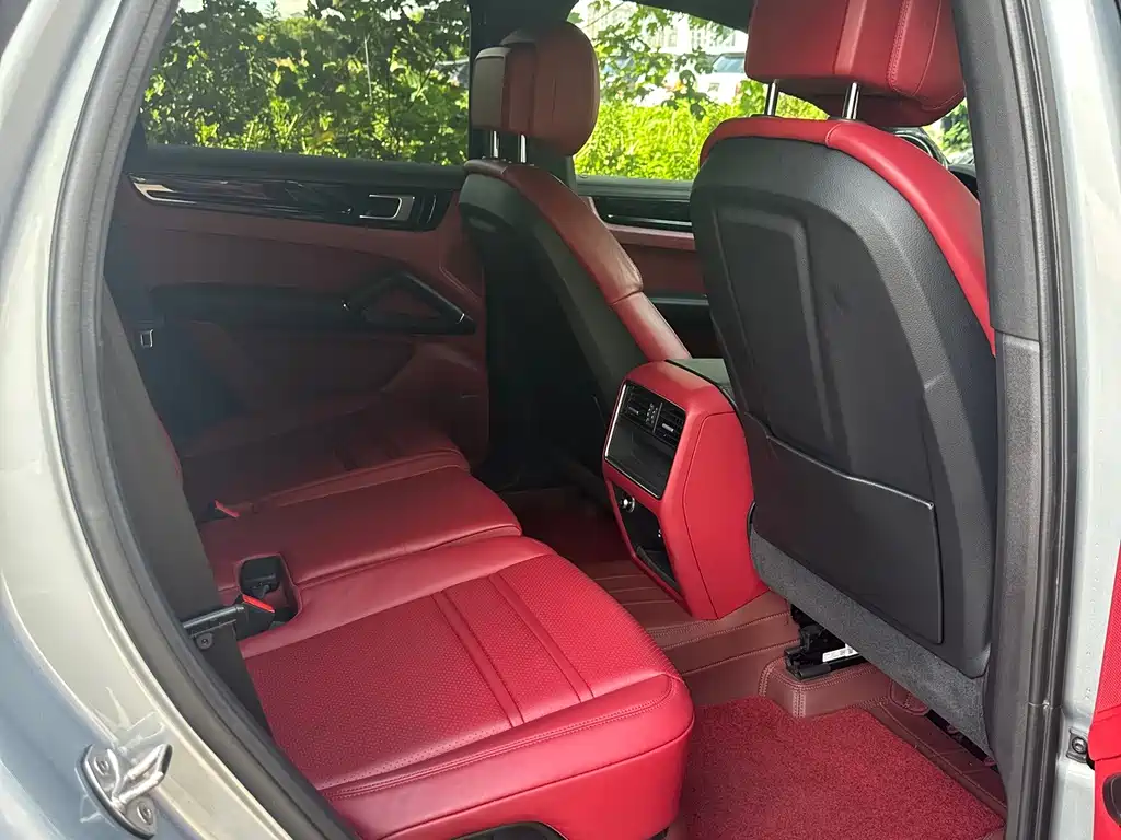 Porsche Cayenne — миниатюра 11