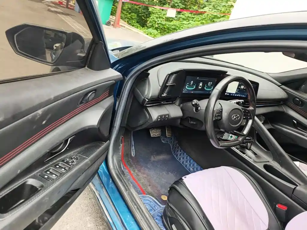 Hyundai Elantra — миниатюра 16