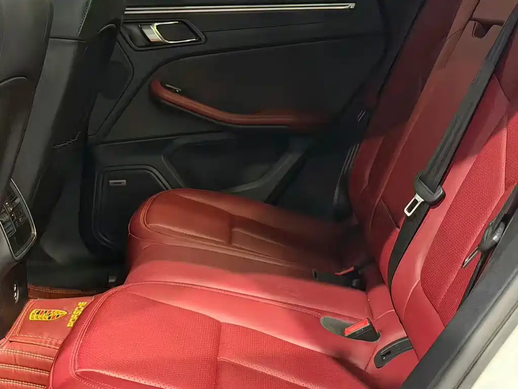 Porsche Macan — миниатюра 15