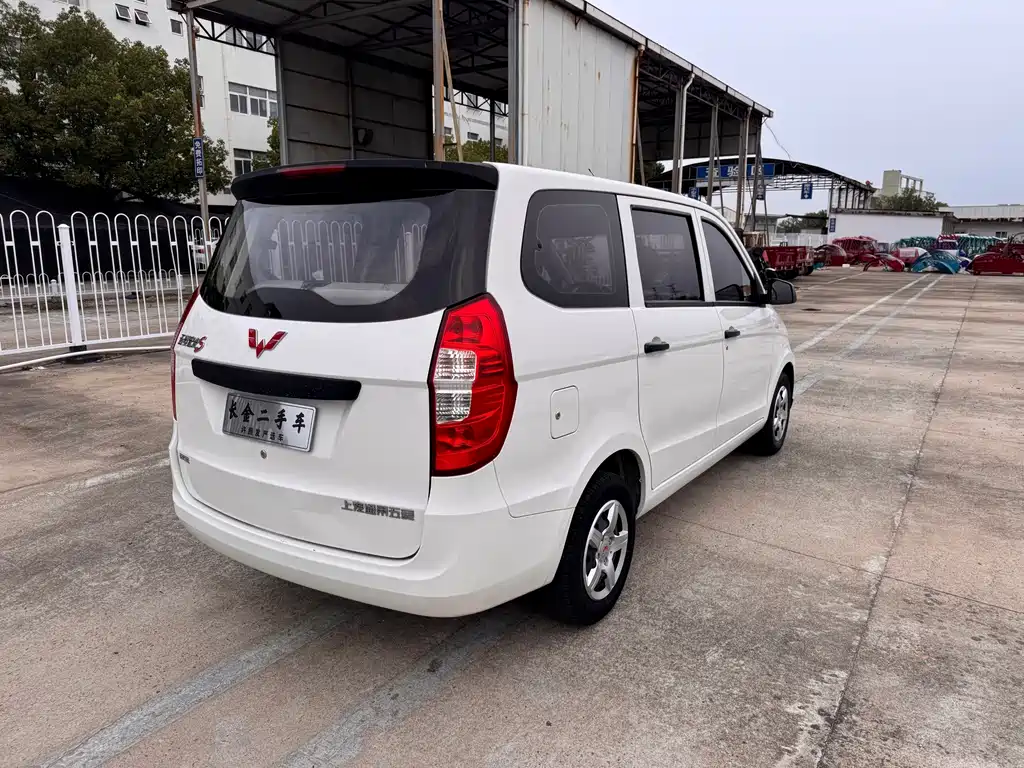 Wuling Hongguang — миниатюра 17