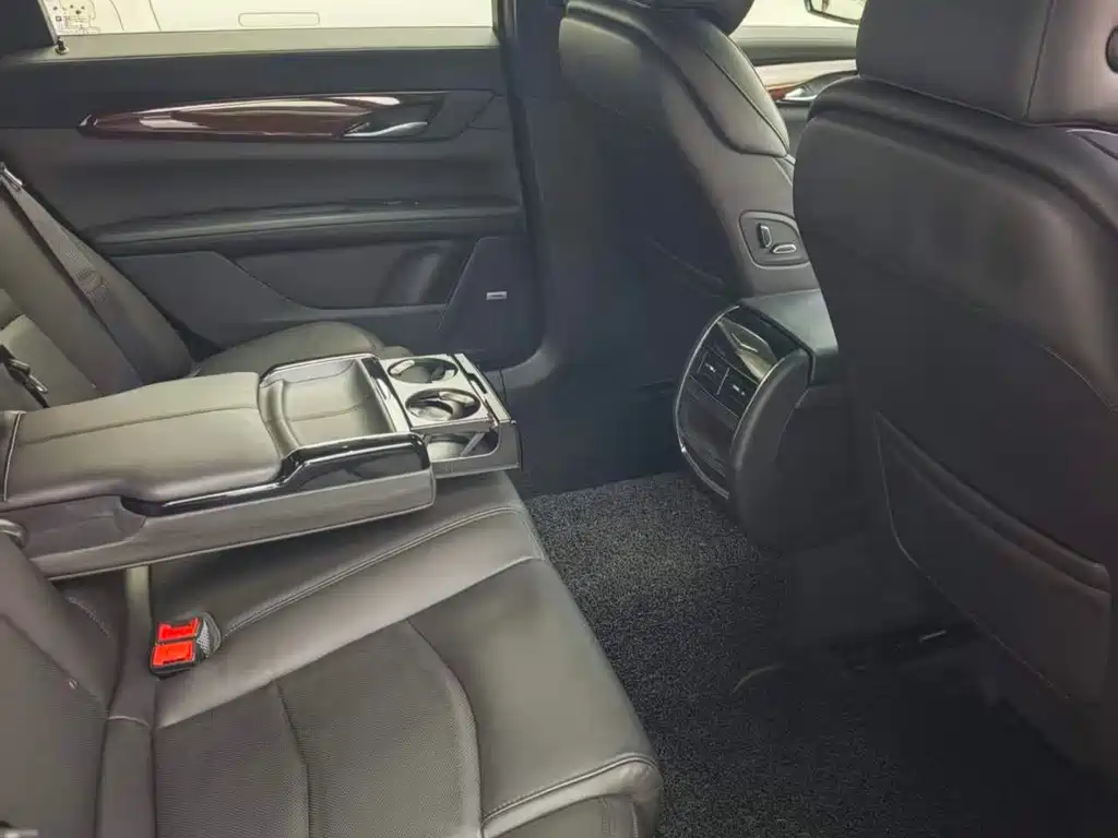 Cadillac CT6 Plug-in — миниатюра 6
