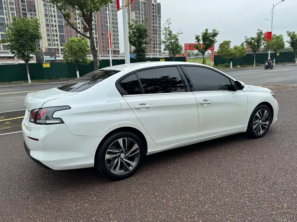 Peugeot 408 2019 360THP AT Luxury VI