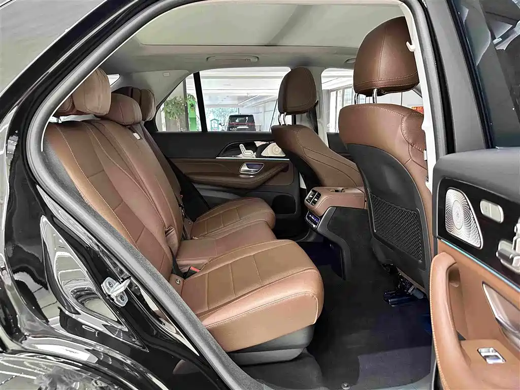 Mercedes-Benz GLE (Import) — миниатюра 29