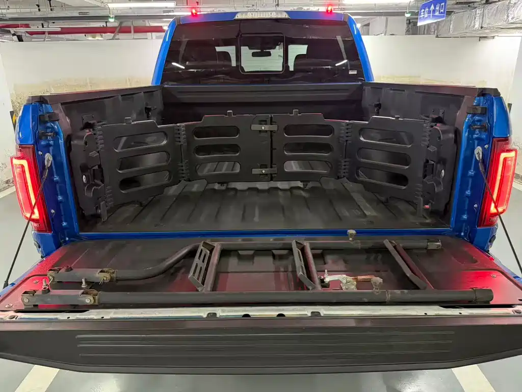 Ford F-150 Raptor — миниатюра 21