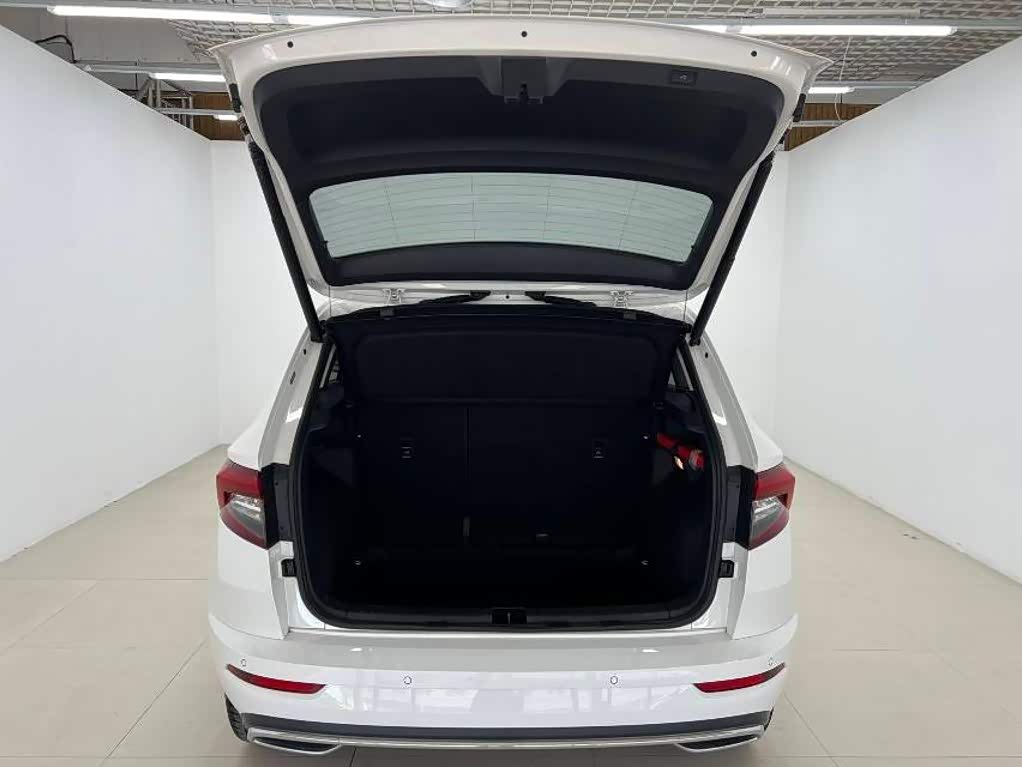 Skoda Karoq 1.4 л 2022 г. Белый, пробег 30000 км