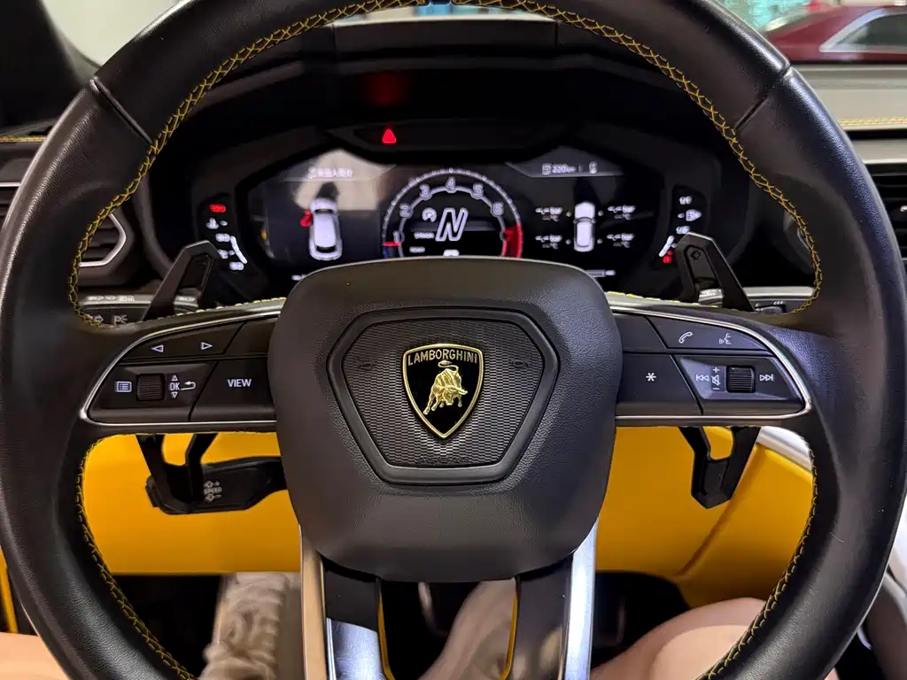 Lamborghini Urus — миниатюра 8