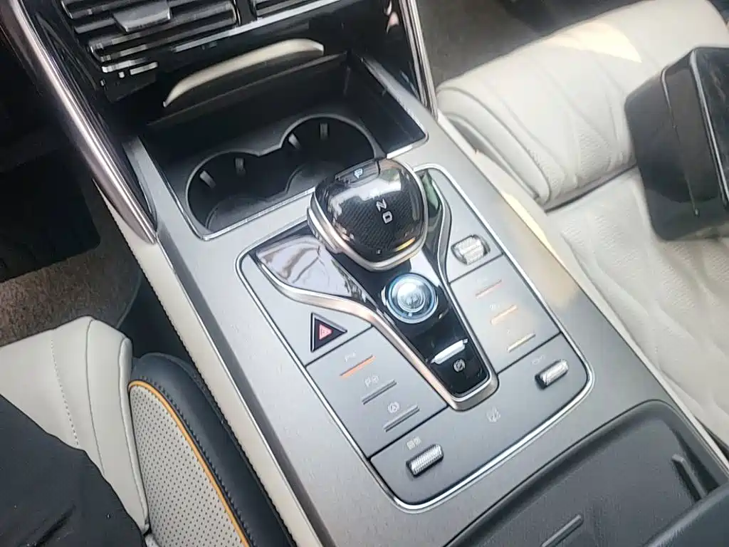 BYD Tang New Energy — миниатюра 14