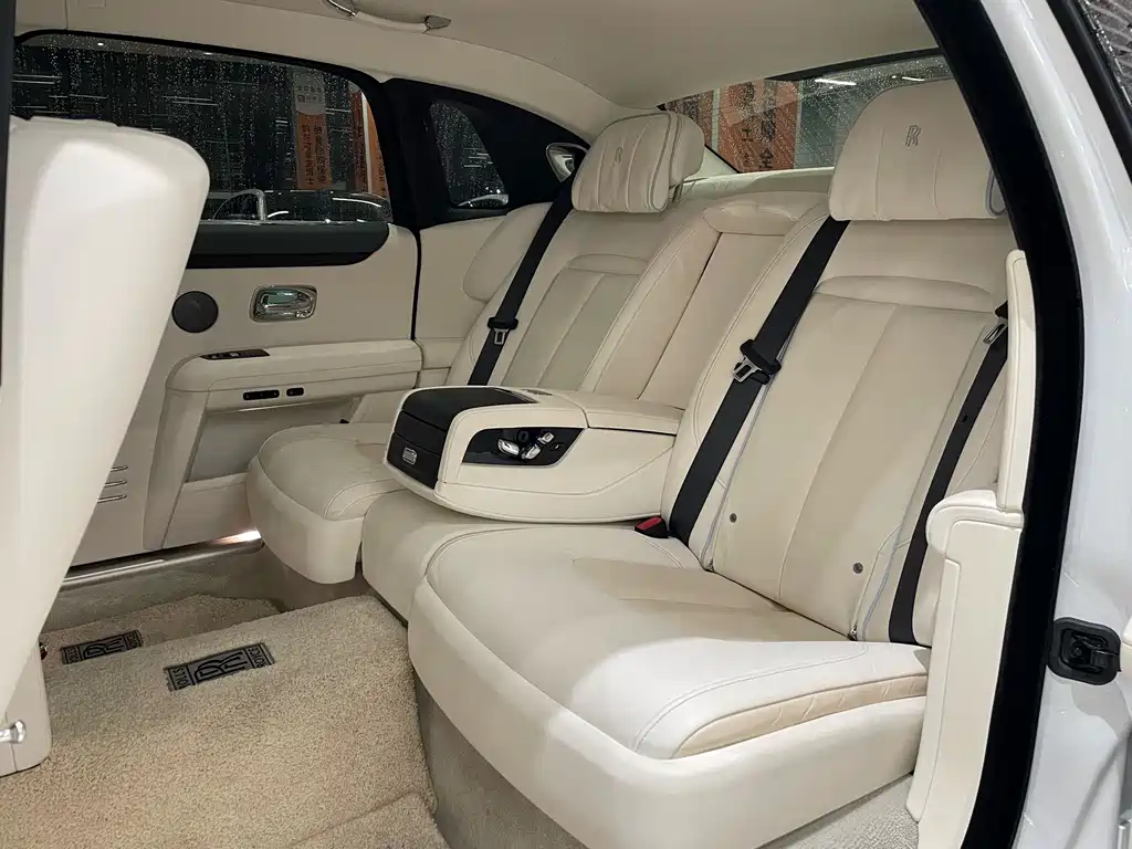 Rolls-Royce Ghost — миниатюра 9