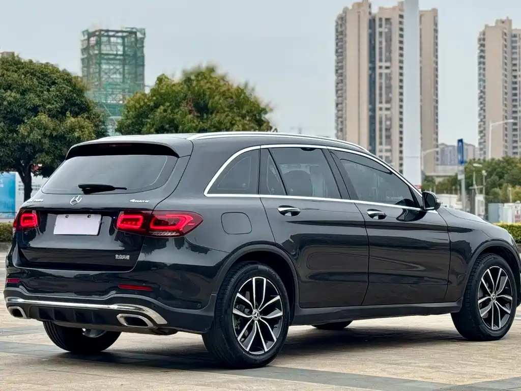 MERCEDES-BENZ GLC