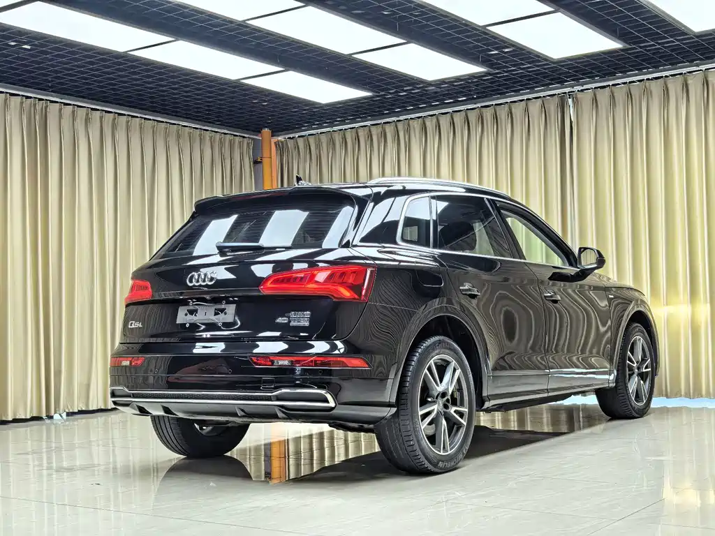 Audi Q5L — миниатюра 21